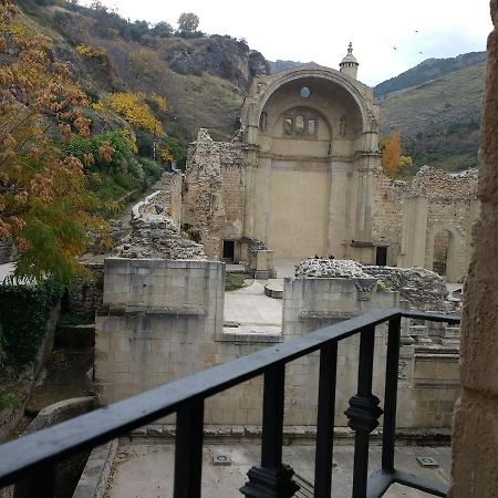 Apartamentos Asador De La Plaza Vieja Cazorla Bagian luar foto